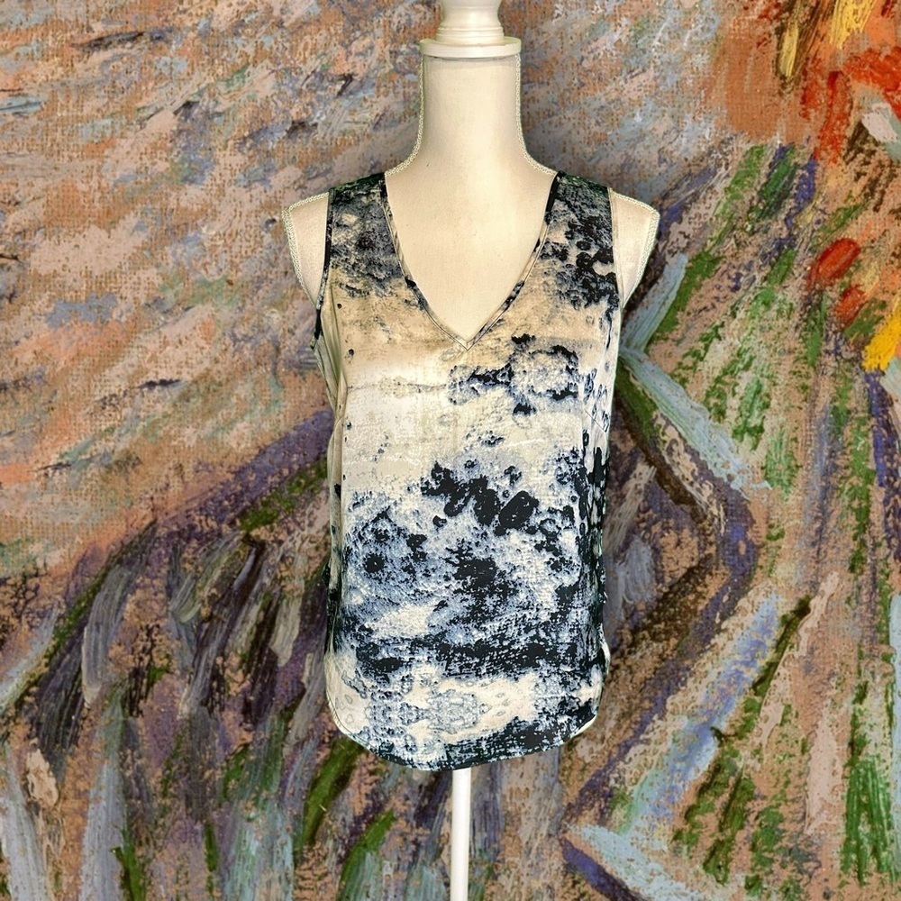 NWOT Eva Longoria V-Neck Tie-Dye Graphic Print V-Neck Sleeveless Blouse XS